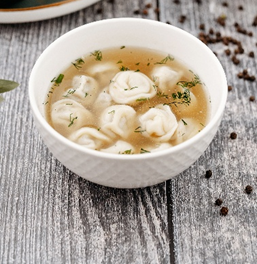 SH пельмени с бульоном
