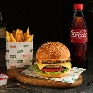 Bahandi  MENU CHEESE BURGER BEEF x2  (Говяжий бургер с двумя котлетами и сыром, напиток, фри и соус)