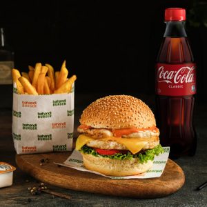 Bahandi  MENU CHEESE BURGER CHICKEN x2  (Куриный бургер с двумя котлетами и сыром, напиток, фри и соус)