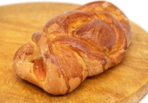 GO булочка с курагой 85 г